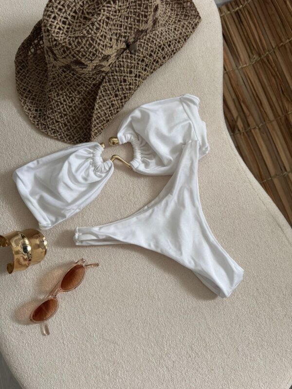 La talla se confirma por WhatsApp.
Puedes comprar directamente en la web o escribirnos y finalizamos tu pedido contigo.
Detrás de cada compra hay una persona real que te contactará antes del envío para confirmarlo todo 🤍