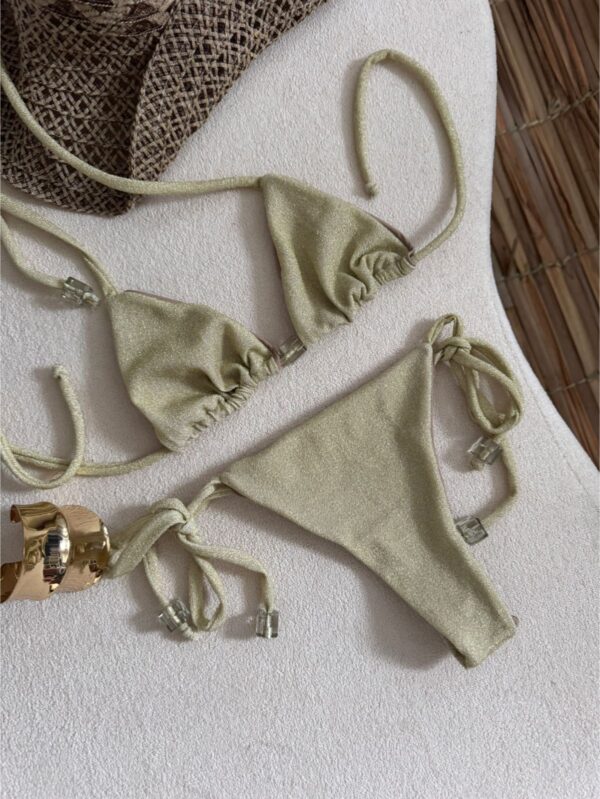 La talla se confirma por WhatsApp.
Puedes comprar directamente en la web o escribirnos y finalizamos tu pedido contigo.
Detrás de cada compra hay una persona real que te contactará antes del envío para confirmarlo todo 🤍