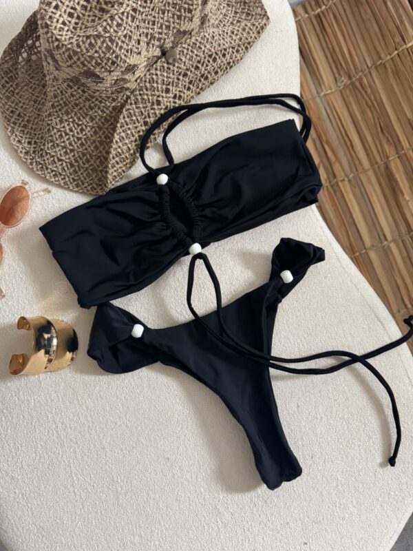 La talla se confirma por WhatsApp.
Puedes comprar directamente en la web o escribirnos y finalizamos tu pedido contigo.
Detrás de cada compra hay una persona real que te contactará antes del envío para confirmarlo todo 🤍