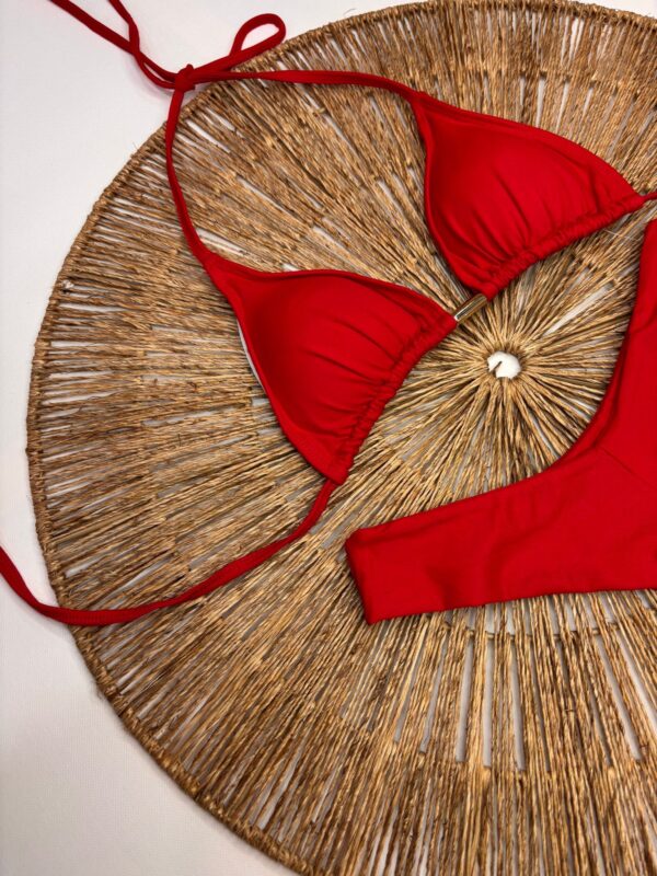 La talla se confirma por WhatsApp.
Puedes comprar directamente en la web o escribirnos y finalizamos tu pedido contigo.
Detrás de cada compra hay una persona real que te contactará antes del envío para confirmarlo todo 🤍