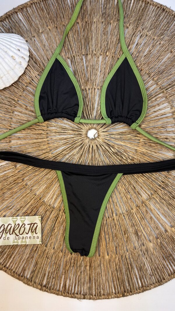 La talla se confirma por WhatsApp.
Puedes comprar directamente en la web o escribirnos y finalizamos tu pedido contigo.
Detrás de cada compra hay una persona real que te contactará antes del envío para confirmarlo todo 🤍