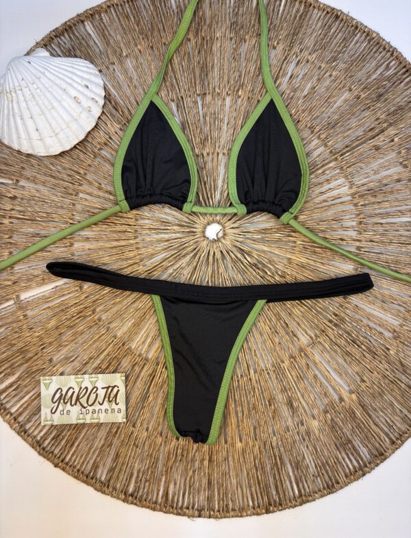 La talla se confirma por WhatsApp.
Puedes comprar directamente en la web o escribirnos y finalizamos tu pedido contigo.
Detrás de cada compra hay una persona real que te contactará antes del envío para confirmarlo todo 🤍