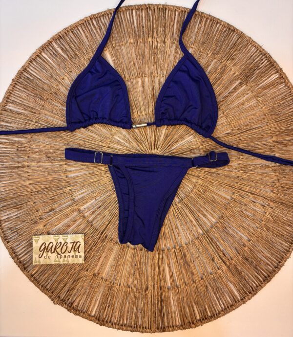 La talla se confirma por WhatsApp.
Puedes comprar directamente en la web o escribirnos y finalizamos tu pedido contigo.
Detrás de cada compra hay una persona real que te contactará antes del envío para confirmarlo todo 🤍