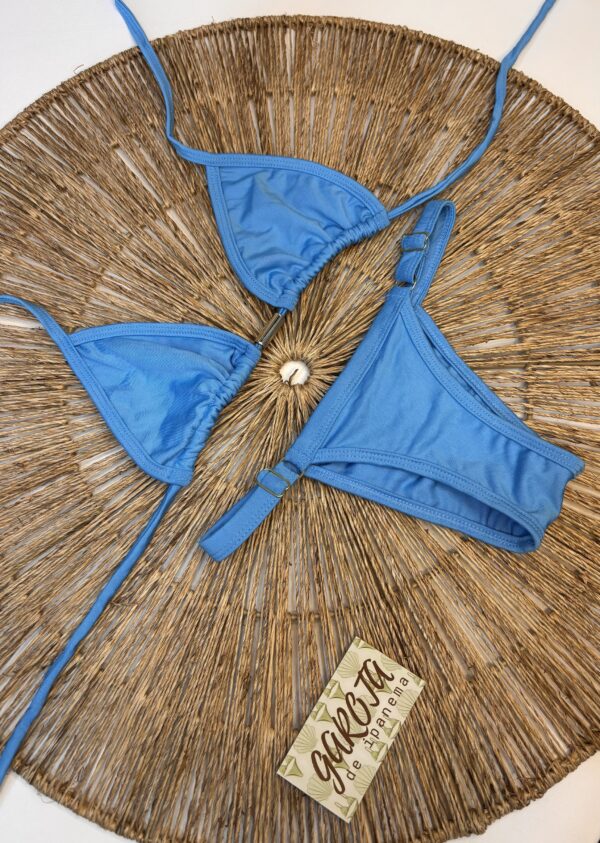 La talla se confirma por WhatsApp.
Puedes comprar directamente en la web o escribirnos y finalizamos tu pedido contigo.
Detrás de cada compra hay una persona real que te contactará antes del envío para confirmarlo todo 🤍