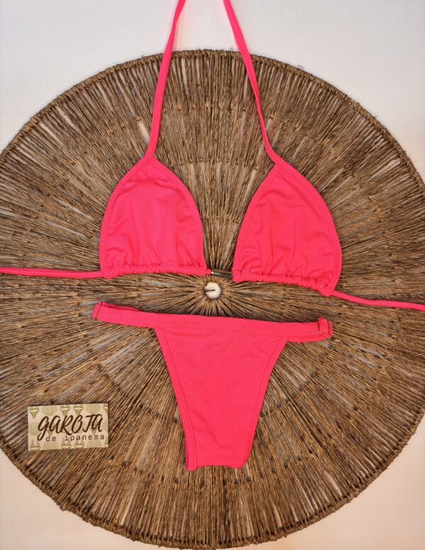 La talla se confirma por WhatsApp.
Puedes comprar directamente en la web o escribirnos y finalizamos tu pedido contigo.
Detrás de cada compra hay una persona real que te contactará antes del envío para confirmarlo todo 🤍