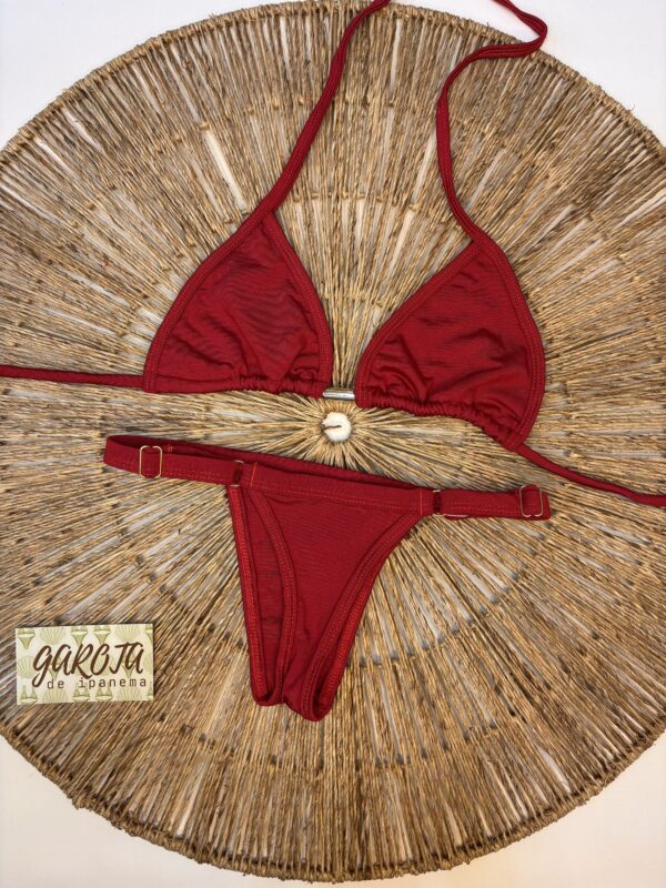 La talla se confirma por WhatsApp.
Puedes comprar directamente en la web o escribirnos y finalizamos tu pedido contigo.
Detrás de cada compra hay una persona real que te contactará antes del envío para confirmarlo todo 🤍