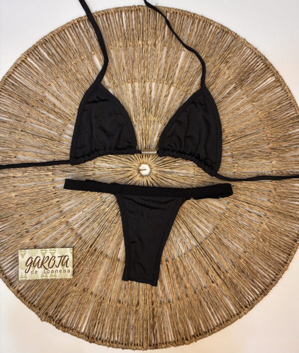 La talla se confirma por WhatsApp.
Puedes comprar directamente en la web o escribirnos y finalizamos tu pedido contigo.
Detrás de cada compra hay una persona real que te contactará antes del envío para confirmarlo todo 🤍