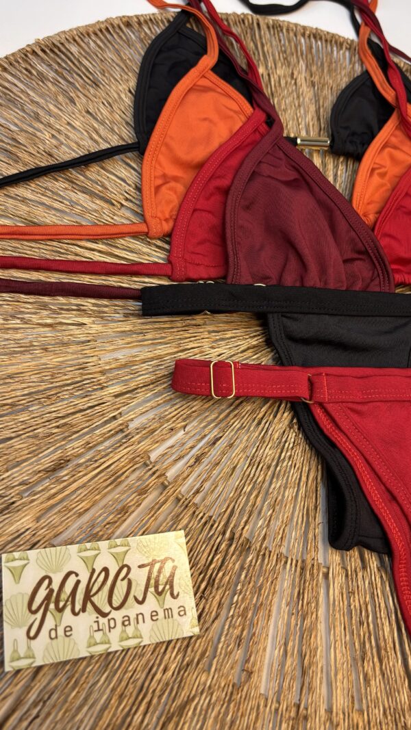 La talla se confirma por WhatsApp.
Puedes comprar directamente en la web o escribirnos y finalizamos tu pedido contigo.
Detrás de cada compra hay una persona real que te contactará antes del envío para confirmarlo todo 🤍