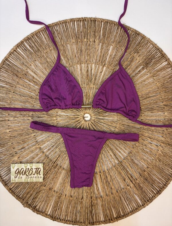 La talla se confirma por WhatsApp.
Puedes comprar directamente en la web o escribirnos y finalizamos tu pedido contigo.
Detrás de cada compra hay una persona real que te contactará antes del envío para confirmarlo todo 🤍