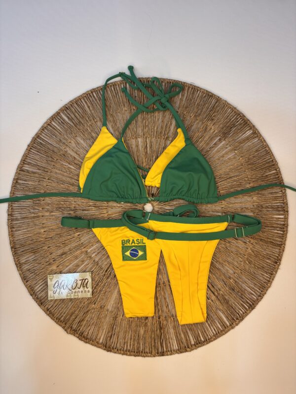 La talla se confirma por WhatsApp.
Puedes comprar directamente en la web o escribirnos y finalizamos tu pedido contigo.
Detrás de cada compra hay una persona real que te contactará antes del envío para confirmarlo todo 🤍