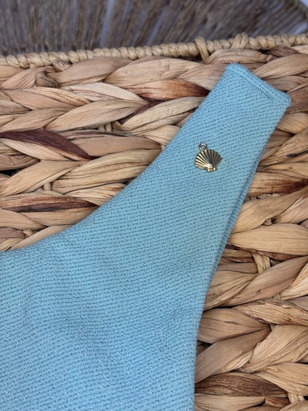 La talla se confirma por WhatsApp.
Puedes comprar directamente en la web o escribirnos y finalizamos tu pedido contigo.
Detrás de cada compra hay una persona real que te contactará antes del envío para confirmarlo todo 🤍