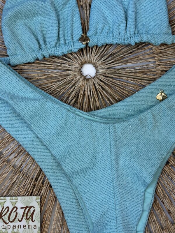 La talla se confirma por WhatsApp.
Puedes comprar directamente en la web o escribirnos y finalizamos tu pedido contigo.
Detrás de cada compra hay una persona real que te contactará antes del envío para confirmarlo todo 🤍