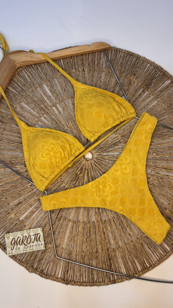 La talla se confirma por WhatsApp.
Puedes comprar directamente en la web o escribirnos y finalizamos tu pedido contigo.
Detrás de cada compra hay una persona real que te contactará antes del envío para confirmarlo todo 🤍