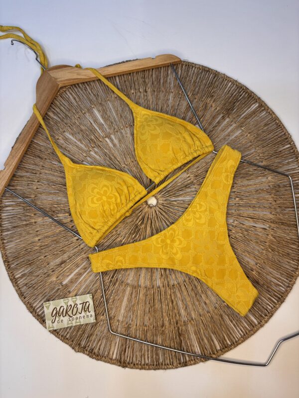 La talla se confirma por WhatsApp.
Puedes comprar directamente en la web o escribirnos y finalizamos tu pedido contigo.
Detrás de cada compra hay una persona real que te contactará antes del envío para confirmarlo todo 🤍