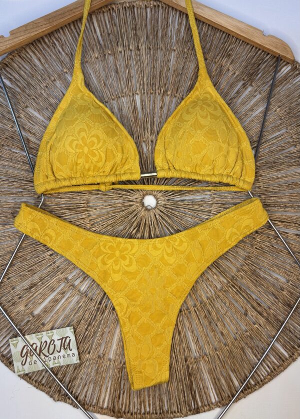 La talla se confirma por WhatsApp.
Puedes comprar directamente en la web o escribirnos y finalizamos tu pedido contigo.
Detrás de cada compra hay una persona real que te contactará antes del envío para confirmarlo todo 🤍