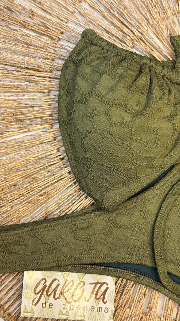 La talla se confirma por WhatsApp.
Puedes comprar directamente en la web o escribirnos y finalizamos tu pedido contigo.
Detrás de cada compra hay una persona real que te contactará antes del envío para confirmarlo todo 🤍