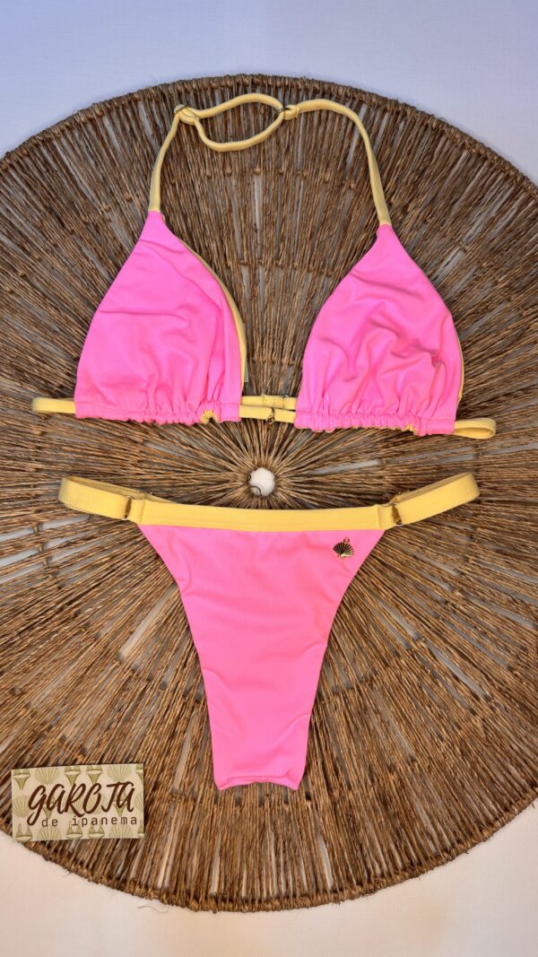 La talla se confirma por WhatsApp.
Puedes comprar directamente en la web o escribirnos y finalizamos tu pedido contigo.
Detrás de cada compra hay una persona real que te contactará antes del envío para confirmarlo todo 🤍