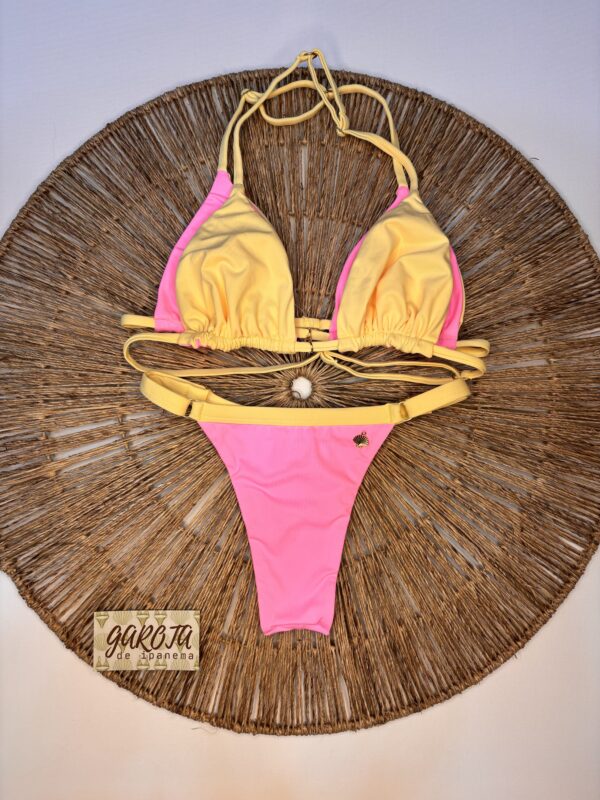 La talla se confirma por WhatsApp.
Puedes comprar directamente en la web o escribirnos y finalizamos tu pedido contigo.
Detrás de cada compra hay una persona real que te contactará antes del envío para confirmarlo todo 🤍