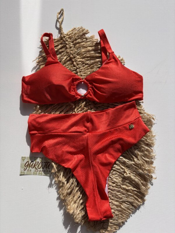 La talla se confirma por WhatsApp.
Puedes comprar directamente en la web o escribirnos y finalizamos tu pedido contigo.
Detrás de cada compra hay una persona real que te contactará antes del envío para confirmarlo todo 🤍