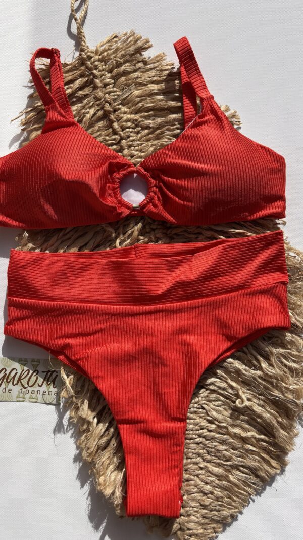 La talla se confirma por WhatsApp.
Puedes comprar directamente en la web o escribirnos y finalizamos tu pedido contigo.
Detrás de cada compra hay una persona real que te contactará antes del envío para confirmarlo todo 🤍