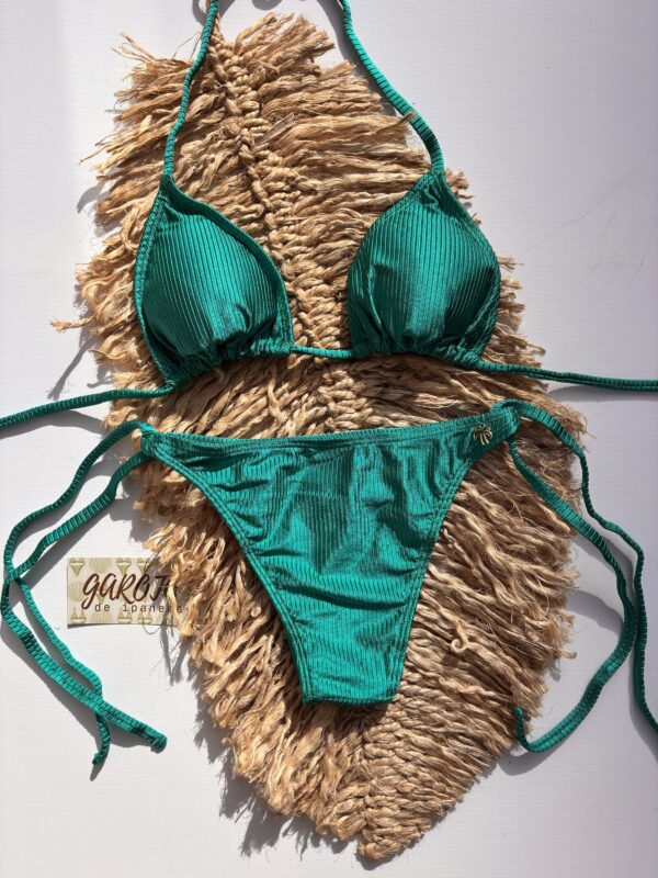 La talla se confirma por WhatsApp.
Puedes comprar directamente en la web o escribirnos y finalizamos tu pedido contigo.
Detrás de cada compra hay una persona real que te contactará antes del envío para confirmarlo todo 🤍