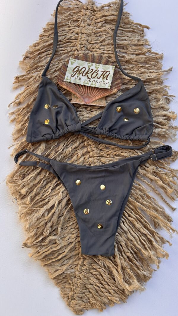 BIKINI SOFIA 💗 ( VARIEDAD DE COLORES)                              La talla se confirma por WhatsApp.
Puedes comprar directamente en la web o escribirnos y finalizamos tu pedido contigo.
Detrás de cada compra hay una persona real que te contactará antes del envío para confirmarlo todo 🤍