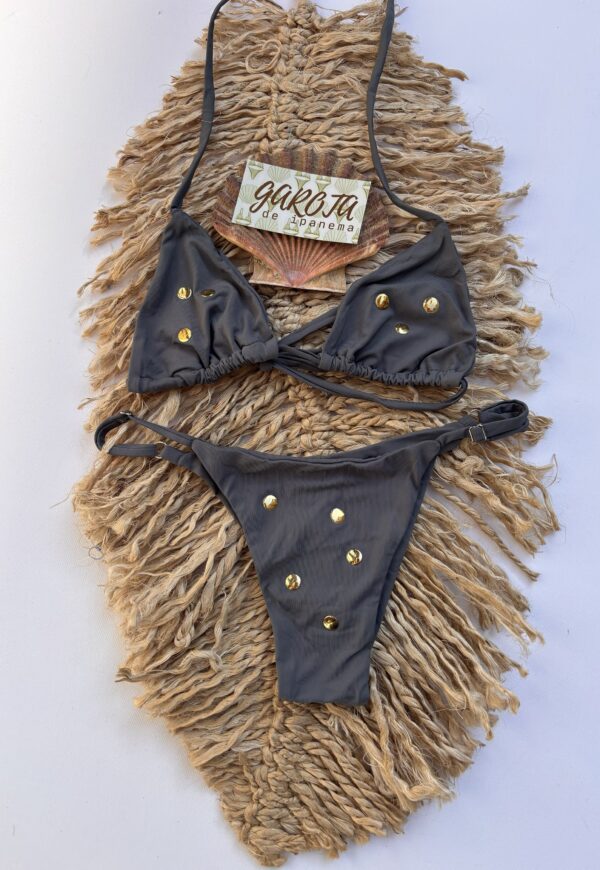 BIKINI SOFIA 💗 ( VARIEDAD DE COLORES)                              La talla se confirma por WhatsApp.
Puedes comprar directamente en la web o escribirnos y finalizamos tu pedido contigo.
Detrás de cada compra hay una persona real que te contactará antes del envío para confirmarlo todo 🤍