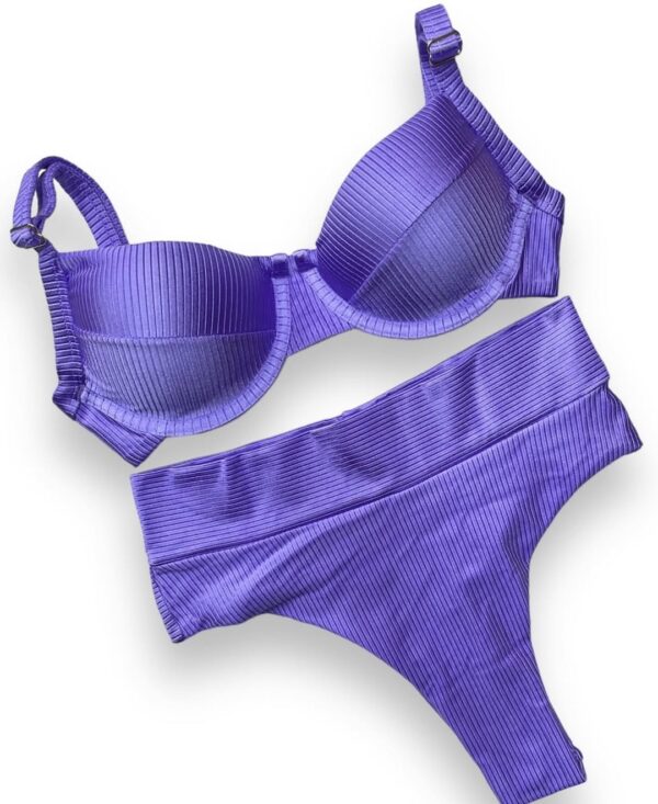 La talla se confirma por WhatsApp.
Puedes comprar directamente en la web o escribirnos y finalizamos tu pedido contigo.
Detrás de cada compra hay una persona real que te contactará antes del envío para confirmarlo todo 🤍