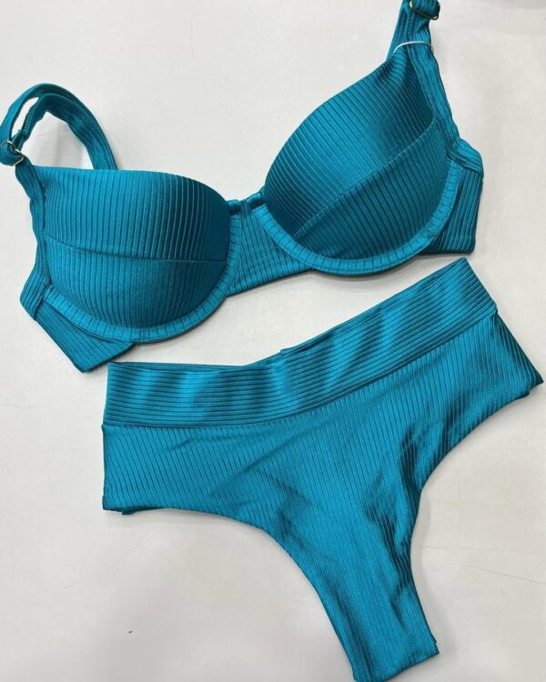 La talla se confirma por WhatsApp.
Puedes comprar directamente en la web o escribirnos y finalizamos tu pedido contigo.
Detrás de cada compra hay una persona real que te contactará antes del envío para confirmarlo todo 🤍