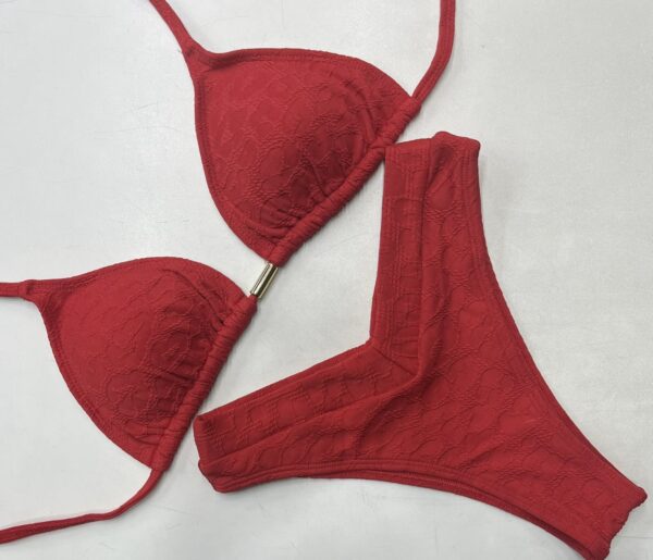 La talla se confirma por WhatsApp.
Puedes comprar directamente en la web o escribirnos y finalizamos tu pedido contigo.
Detrás de cada compra hay una persona real que te contactará antes del envío para confirmarlo todo 🤍