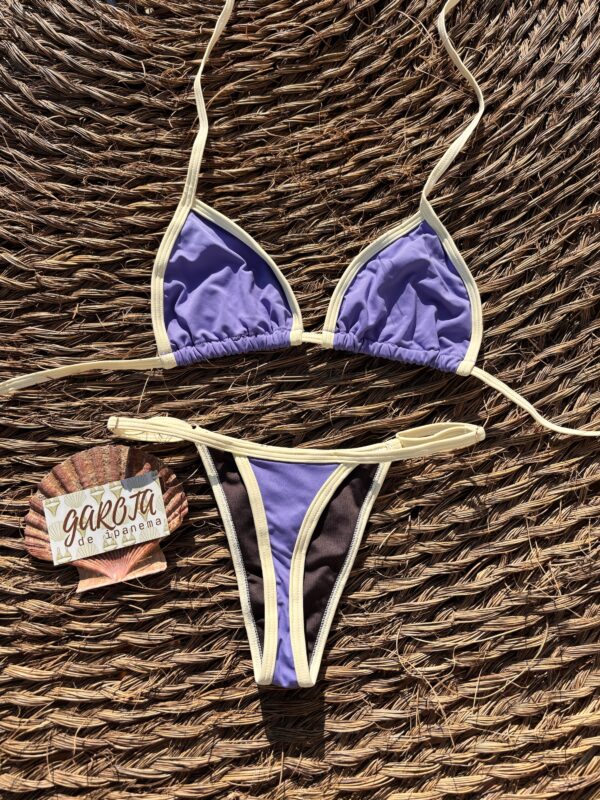 La talla se confirma por WhatsApp.
Puedes comprar directamente en la web o escribirnos y finalizamos tu pedido contigo.
Detrás de cada compra hay una persona real que te contactará antes del envío para confirmarlo todo 🤍