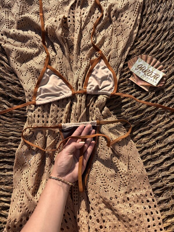 La talla se confirma por WhatsApp.
Puedes comprar directamente en la web o escribirnos y finalizamos tu pedido contigo.
Detrás de cada compra hay una persona real que te contactará antes del envío para confirmarlo todo 🤍