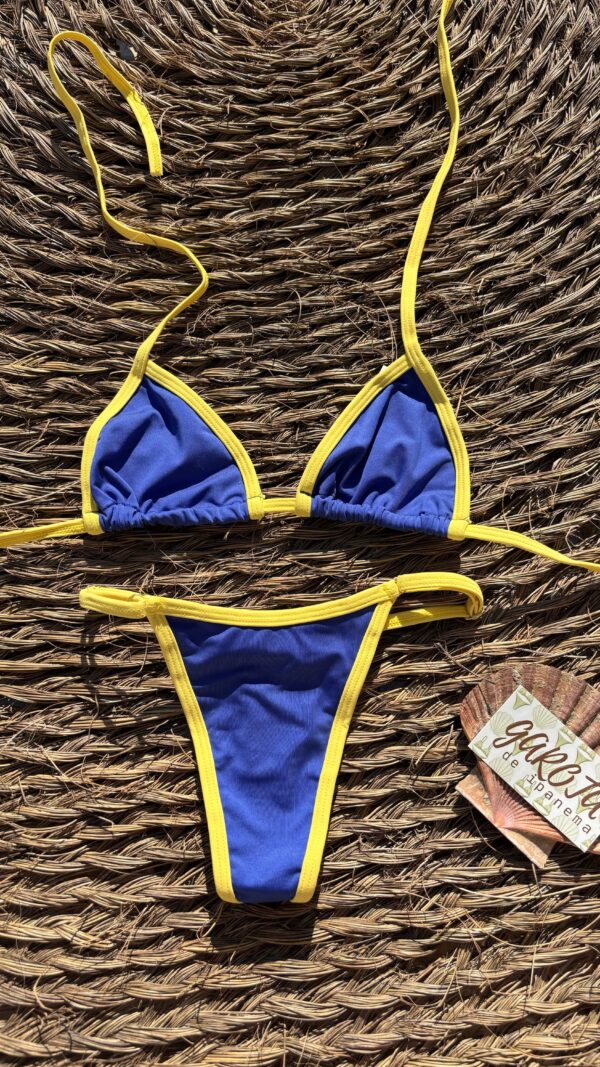 La talla se confirma por WhatsApp.
Puedes comprar directamente en la web o escribirnos y finalizamos tu pedido contigo.
Detrás de cada compra hay una persona real que te contactará antes del envío para confirmarlo todo 🤍