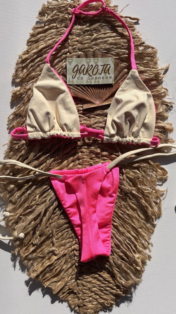 La talla se confirma por WhatsApp.
Puedes comprar directamente en la web o escribirnos y finalizamos tu pedido contigo.
Detrás de cada compra hay una persona real que te contactará antes del envío para confirmarlo todo 🤍