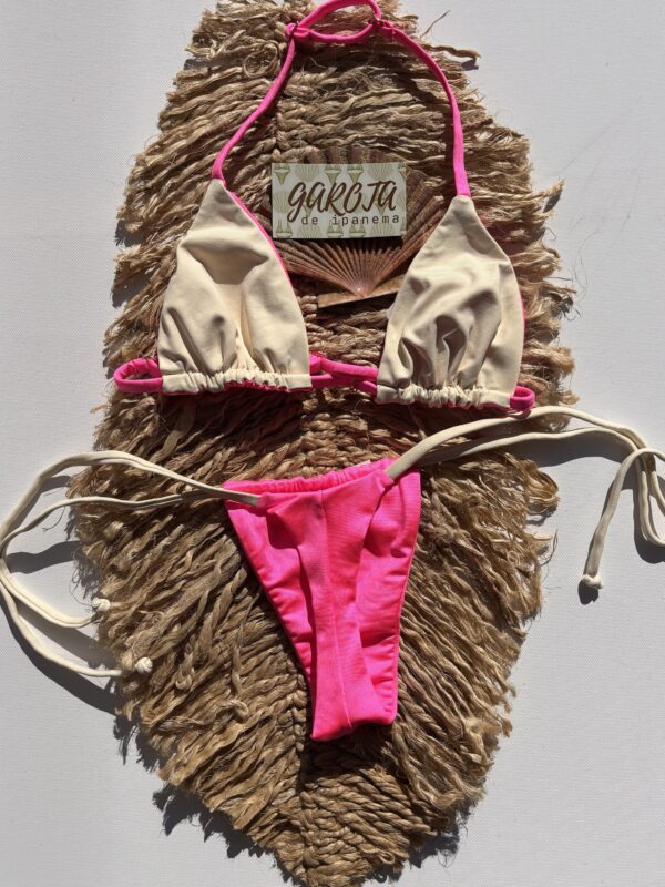 La talla se confirma por WhatsApp.
Puedes comprar directamente en la web o escribirnos y finalizamos tu pedido contigo.
Detrás de cada compra hay una persona real que te contactará antes del envío para confirmarlo todo 🤍